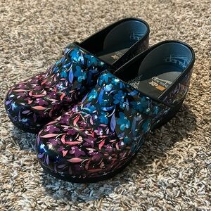 Dansko XP 2.0, Flowering Patent 🌺, Size 39 (8.5)